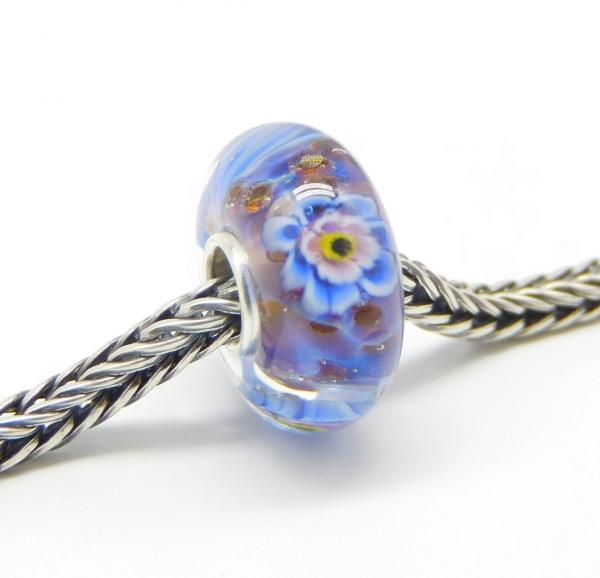 Violet Blue Flower Monroe - Elfbeads Glass - live photo